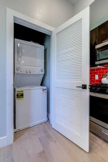 Luxury Designer Theme 2Br Apt Near Nyc / Thepath Newark Exterior foto