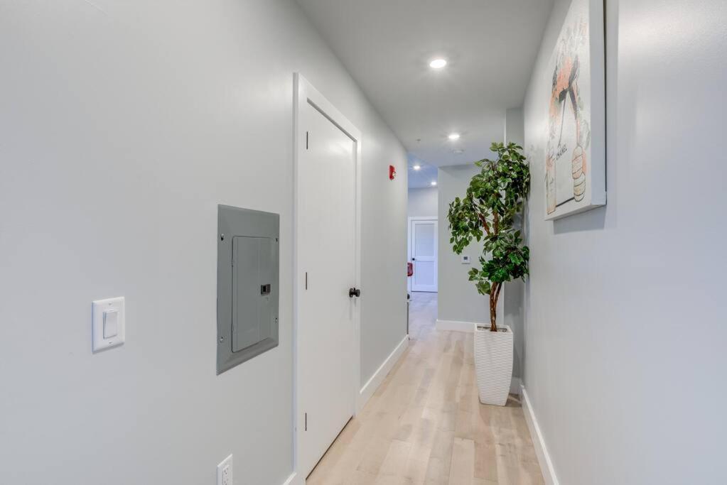Luxury Designer Theme 2Br Apt Near Nyc / Thepath Newark Exterior foto