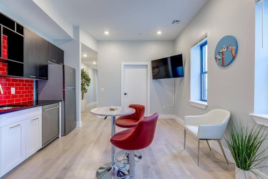 Luxury Designer Theme 2Br Apt Near Nyc / Thepath Newark Exterior foto